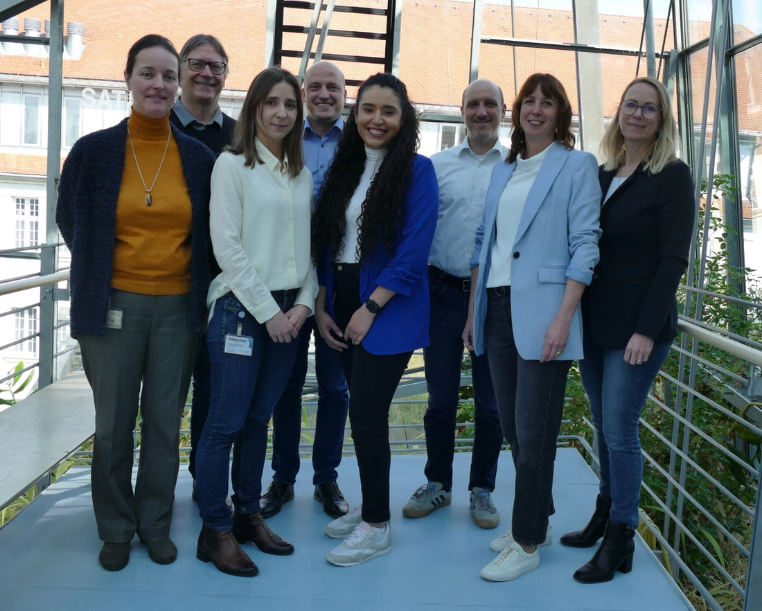 Illustration of the team, 5 women and 3 men, of the Research and Transfer Unit